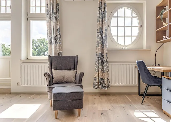 Rentplanet - Powstancow Slaskich Lägenhet *